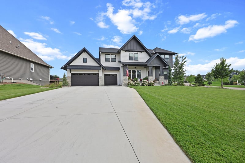 24565 Bentgrass Way, Excelsior, MN 55331