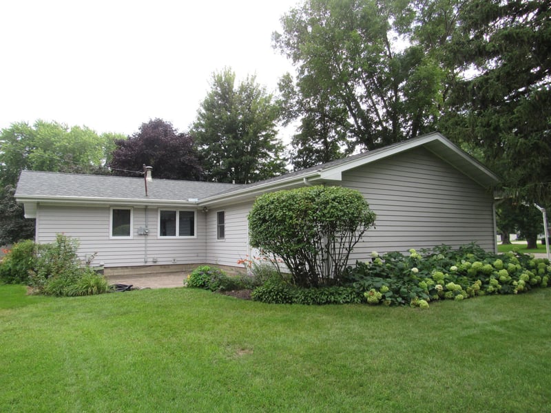 204 7th St NE, Fulda, MN 56131