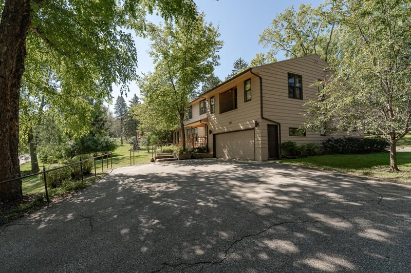 1103 Skyline Dr SW, Rochester, MN 55902