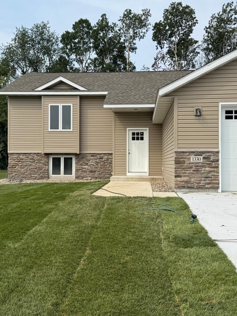 1330 Greenleaf Rd, Owatonna, MN 55060