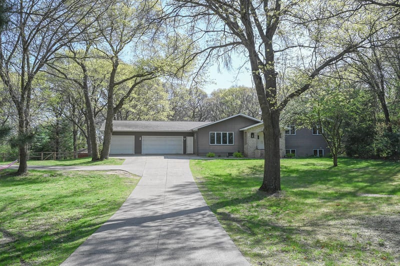 10904 Harvest Rd, Little Falls, MN 56345