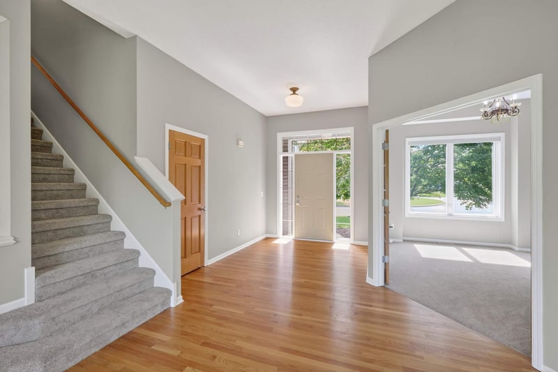 9216 Hunters Ct, Minnetrista, MN 55375