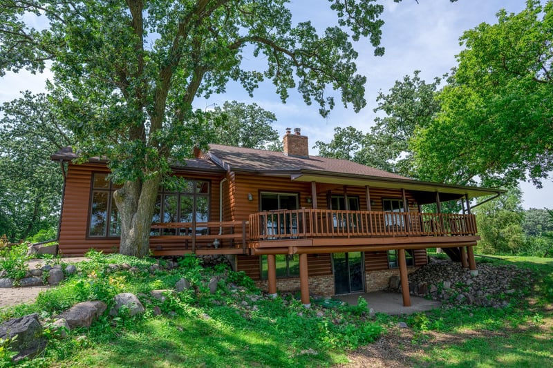 21201 52nd St NE, New London, MN 56273