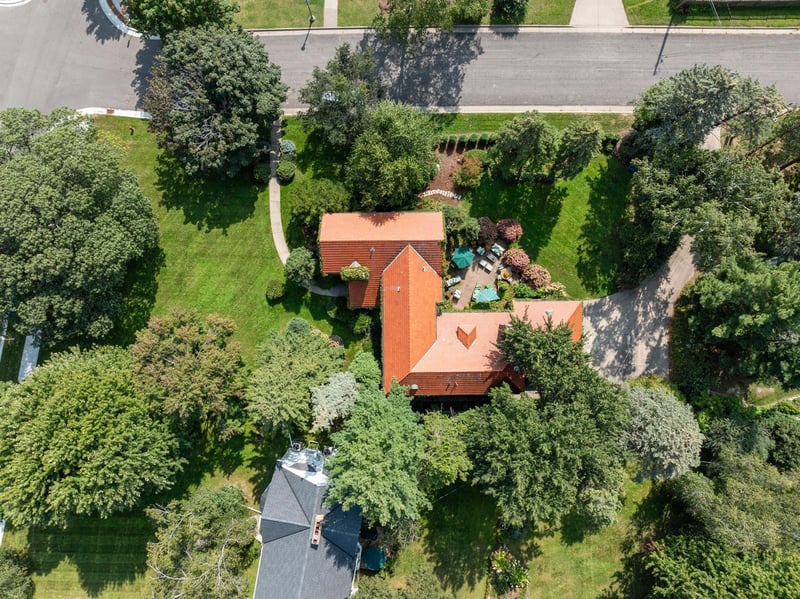 1545 Edgcumbe Rd, Saint Paul, MN 55116