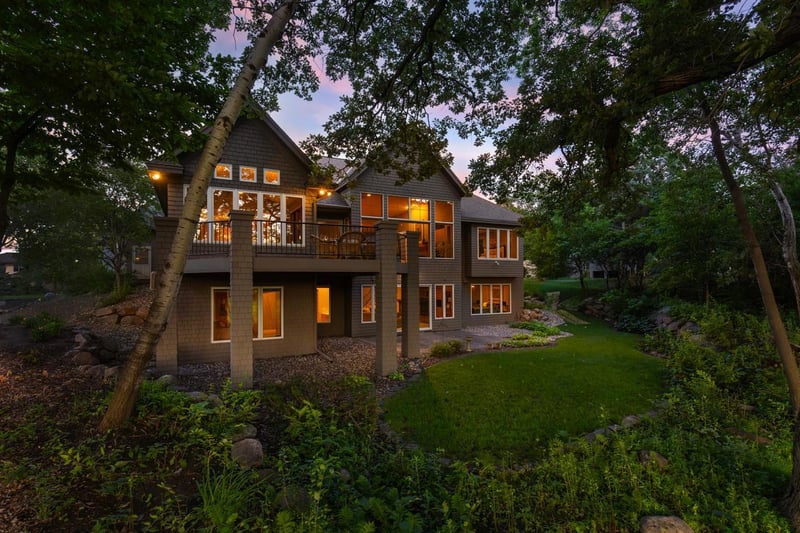 8692 Wynstone Ps, Eden Prairie, MN 55347