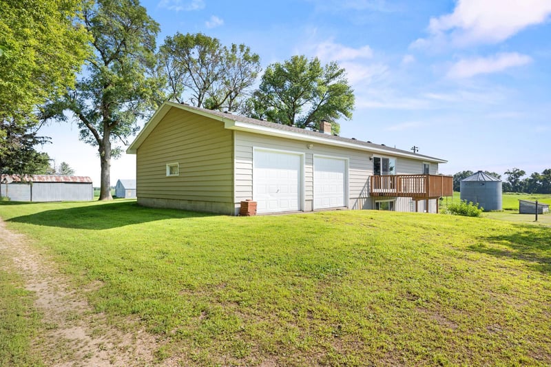 7718 240th St, Silver Lake, MN 55381