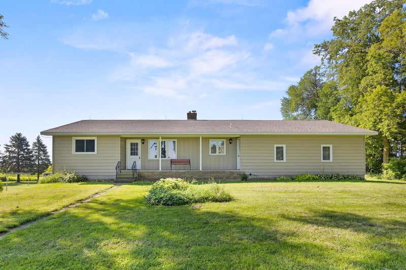7718 240th St, Silver Lake, MN 55381