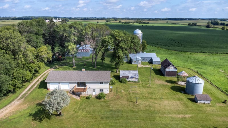 7718 240th St, Silver Lake, MN 55381