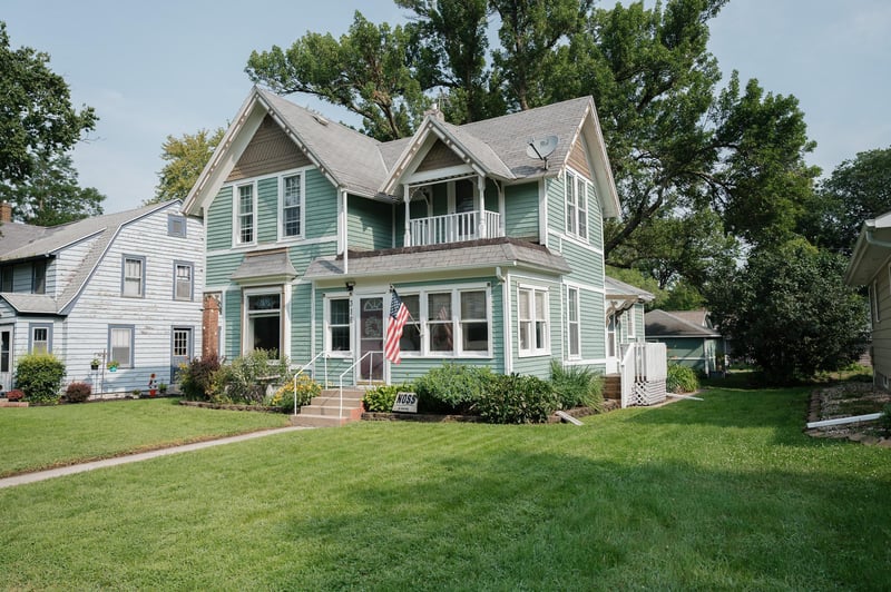 316 W 5th St, Blue Earth, MN 56013