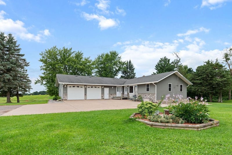 8462 355th Ave, Pierz, MN 56364