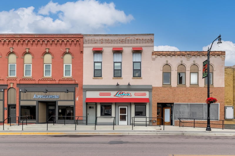 205 S Main St, Le Sueur, MN 56058