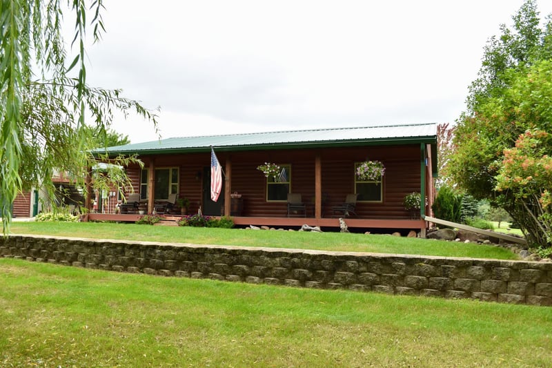 1610 Plum St, Grasston, MN 55030