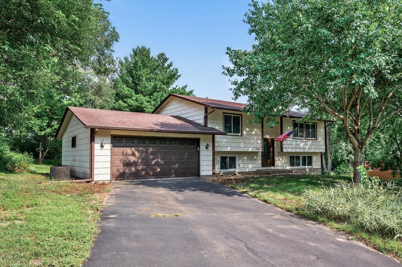 2590 Stark St, Little Canada, MN 55117
