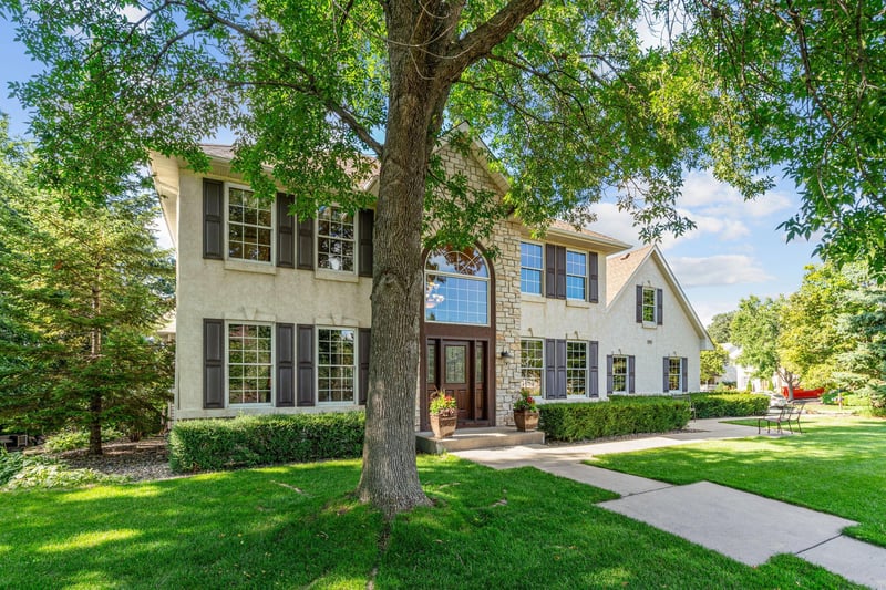 3865 N Ridge Dr, Eagan, MN 55123