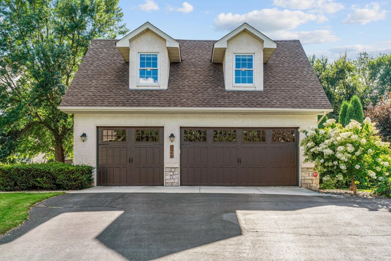 3865 N Ridge Dr, Eagan, MN 55123
