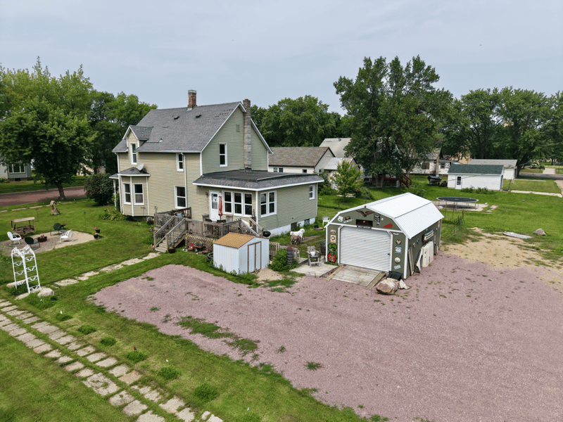 811 Adams Ave, Westbrook, MN 56183