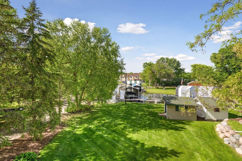 3806 Sunset Dr, Spring Park, MN 55384