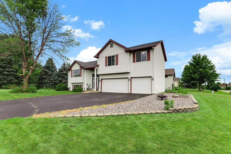 4753 Birch St, Hampton, MN 55031