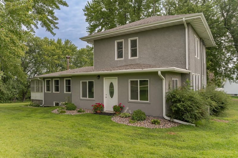 11812 New Haven Rd NW, Pine Island, MN 55963