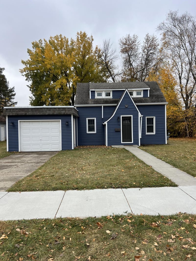 710 1st St E, Fosston, MN 56542