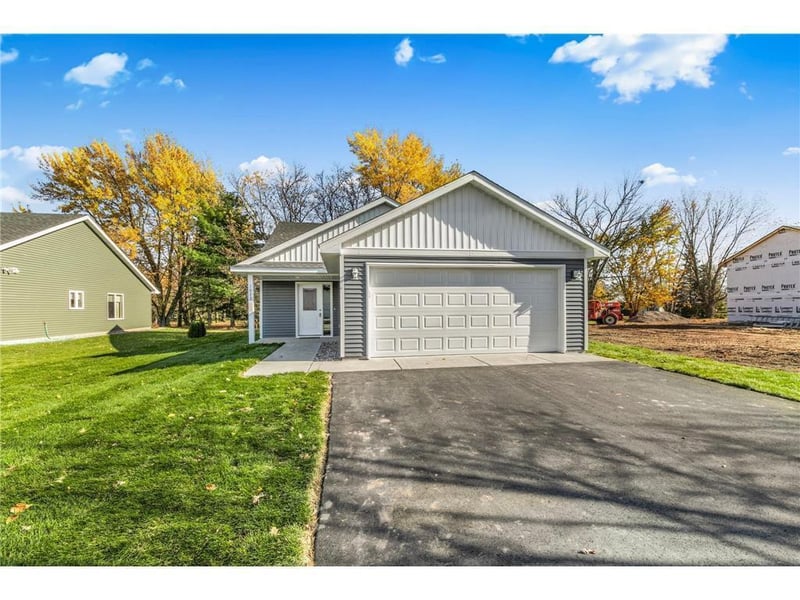 1015 3rd Ave NE, Milaca, MN 56353