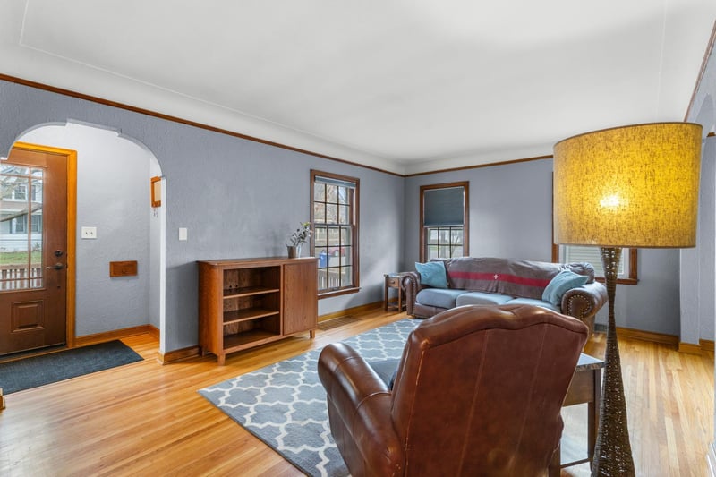 825 Delaware Ave, Saint Paul, MN 55107
