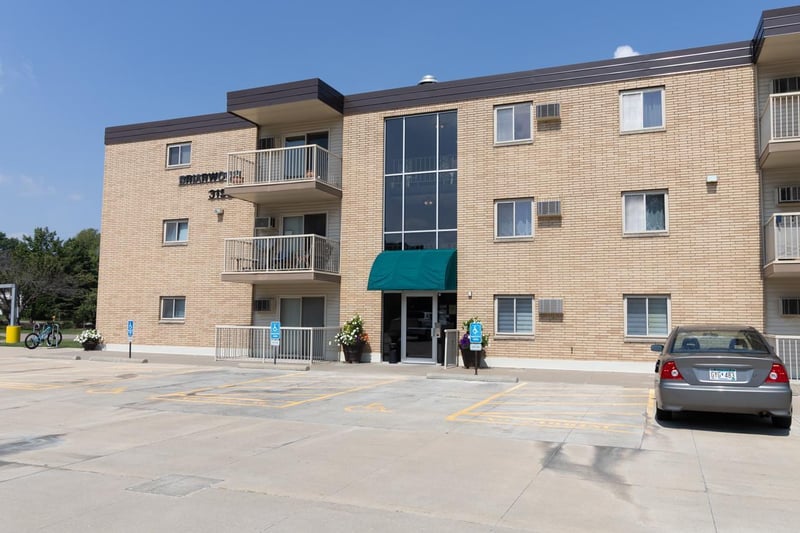3155 Old Highway 8 #308, Roseville, MN 55418