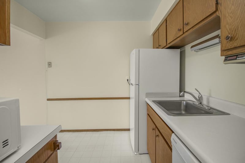 3155 Old Highway 8 #308, Roseville, MN 55418