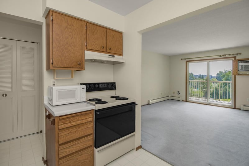 3155 Old Highway 8 #308, Roseville, MN 55418
