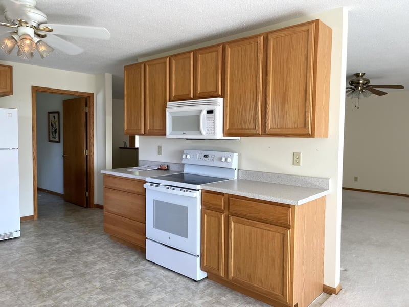 720 Plum Ave, Windom, MN 56101