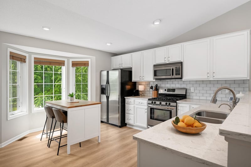 9609 Glacier Rd, Minnetrista, MN 55375