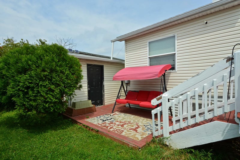 1367 Birchview Dr, Maplewood, MN 55119