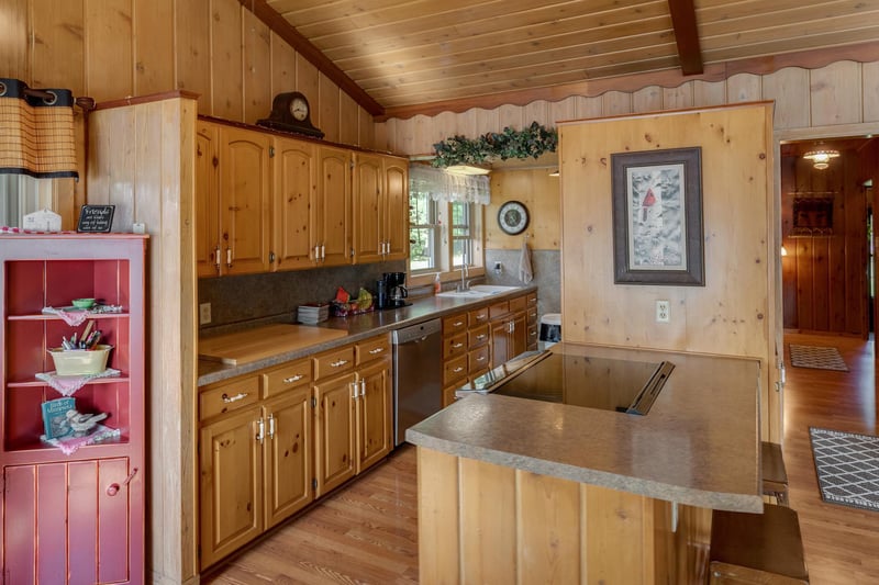709 Heartland Pl S, Akeley, MN 56433