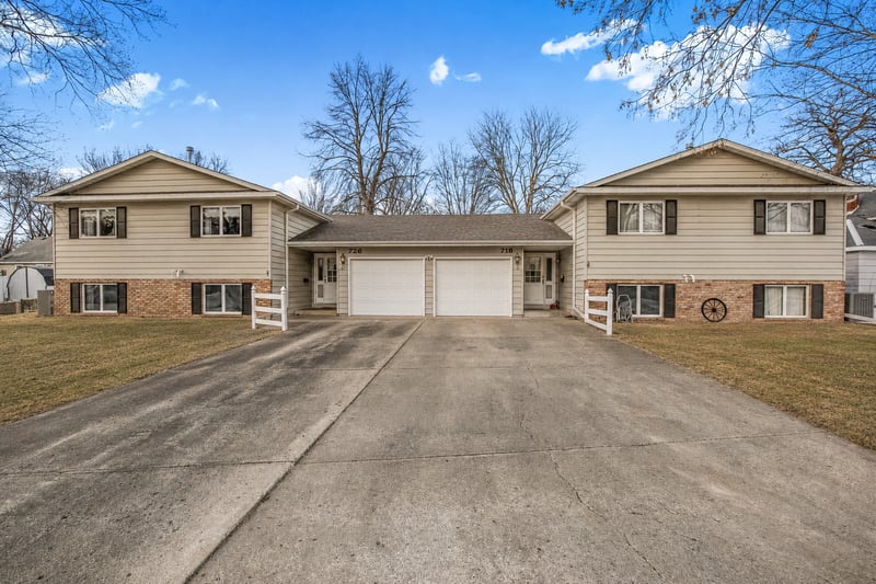 726 Hassan St SE, Hutchinson, MN 55350
