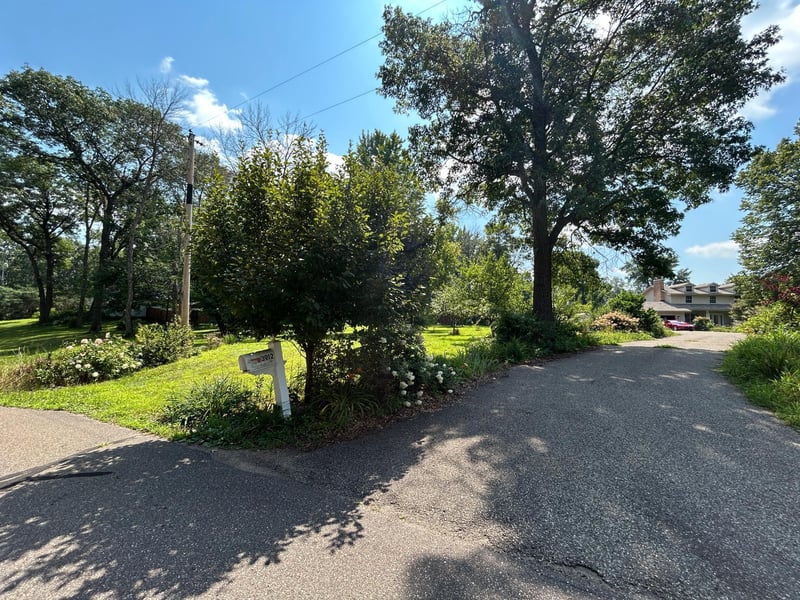 3912 Sunshine Dr, Oak Grove, MN 55303