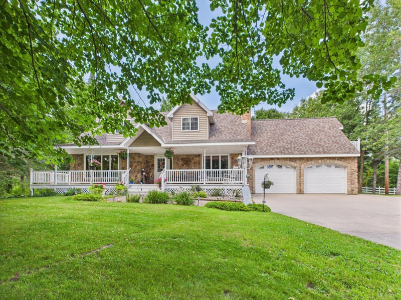 16714 Queens Rd, Avon, MN 56310