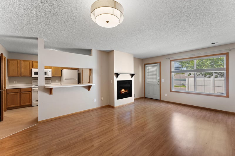 1821 Southcross Dr W #2403, Burnsville, MN 55306