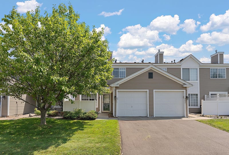 1821 Southcross Dr W #2403, Burnsville, MN 55306