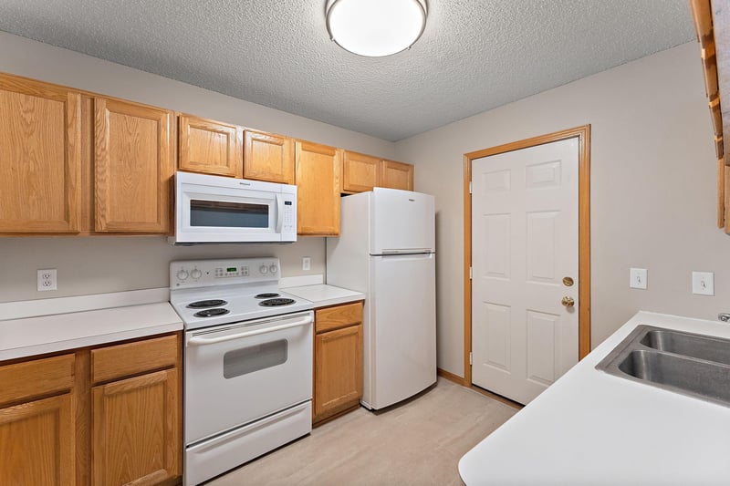 1821 Southcross Dr W #2403, Burnsville, MN 55306