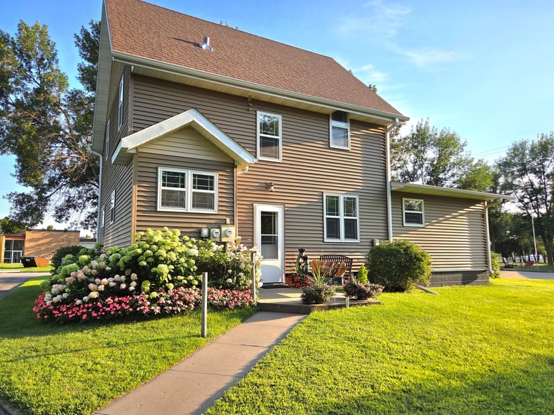 306 Lincoln Ave NW, Twin Valley, MN 56584