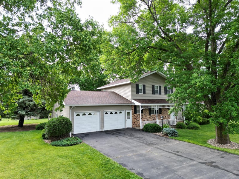 301 Birch St, Lucan, MN 56255