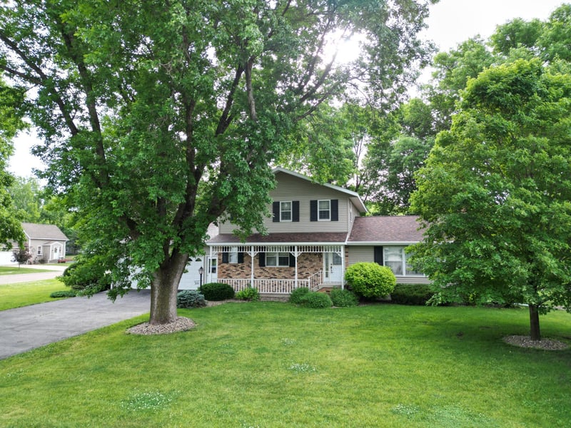 301 Birch St, Lucan, MN 56255