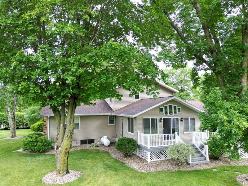 301 Birch St, Lucan, MN 56255