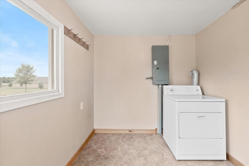 5709 Canary Rd, Grasston, MN 55030