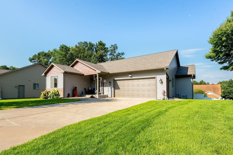 2220 Camden Ct, Eau Claire, WI 54703