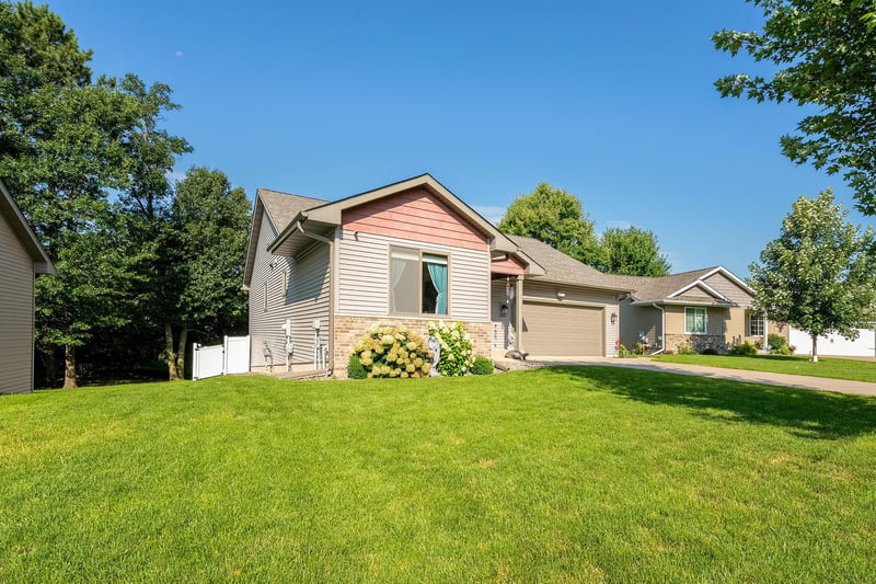 2220 Camden Ct, Eau Claire, WI 54703