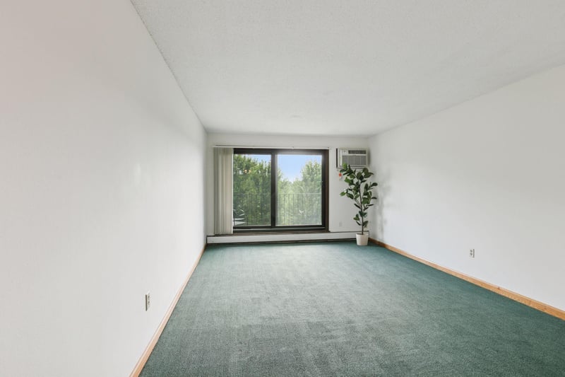 3399 Kent St #211, Shoreview, MN 55126