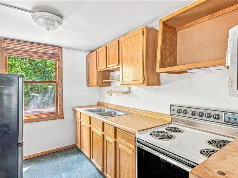 37975 Clover Cir, Hinckley, MN 55037