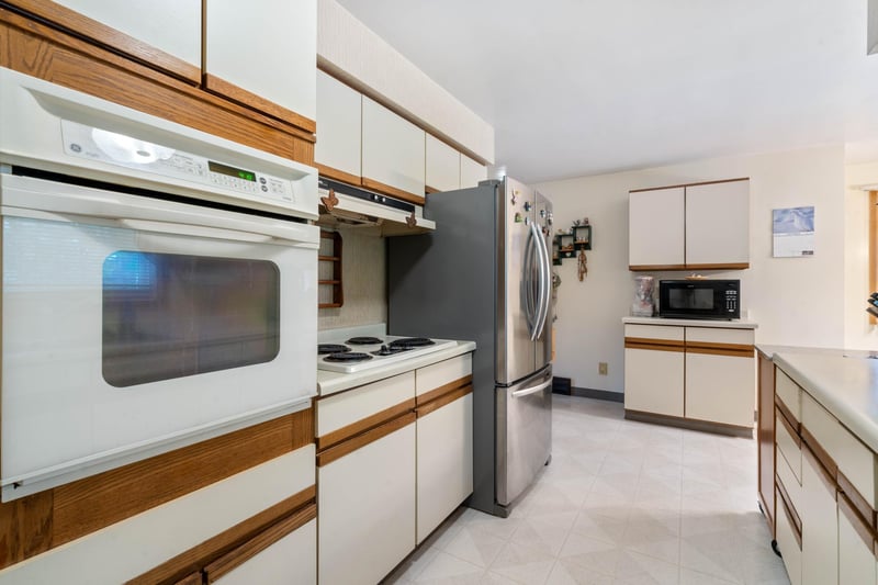 919 89th Ave W, Duluth, MN 55808