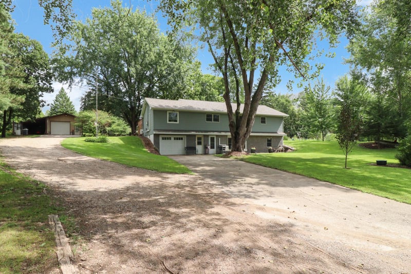 15806 Old Lake Rd, Paynesville, MN 56362